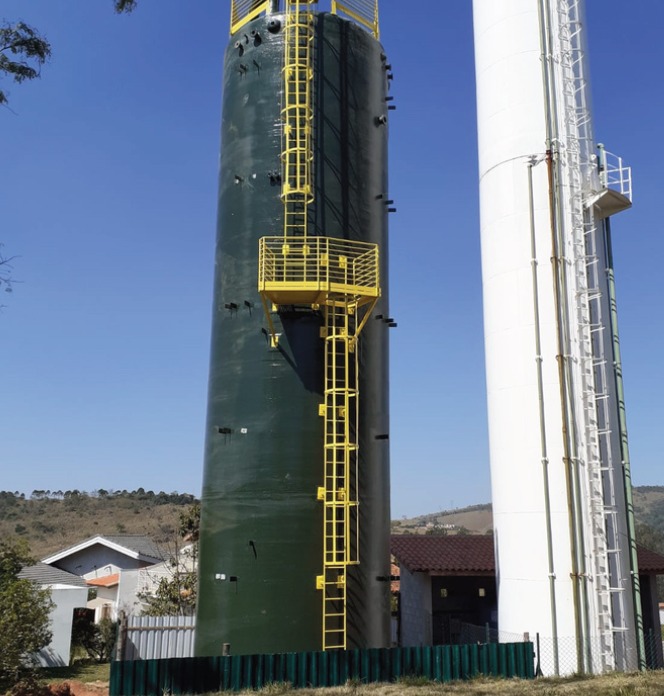 tanque reservatorio verde e branco